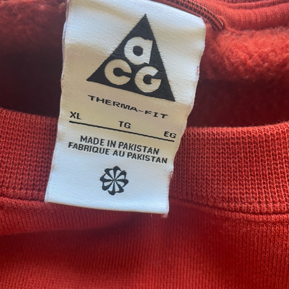 Nike ACG heavyweight crew sweatshirt - Picture 2 of 5